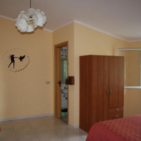 Camere & Case Vacanze Lo Scoglio Castel di Tusa Luaran gambar